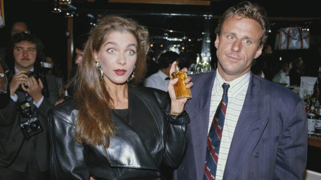 Björn Borg prövar parfym.