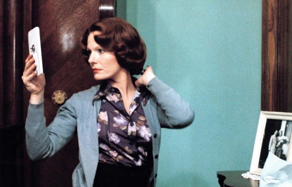 Jeanne Dielman, "tidernas bästa film" finns nu på SVT Play.