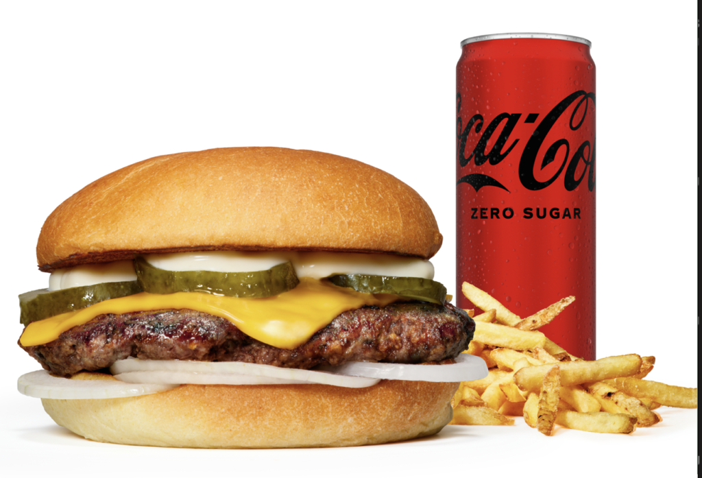 Jureskogs cheeseburgare med pommes och Coca-Cola Zero.