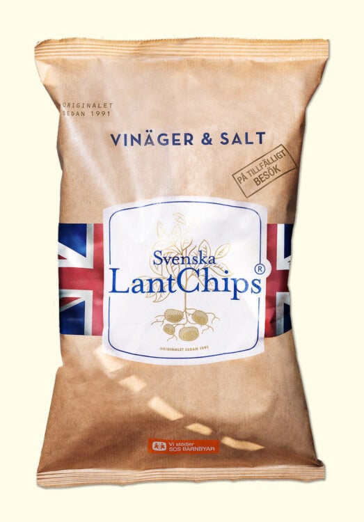 En påse Lantchips med smaken Vinäger och salt