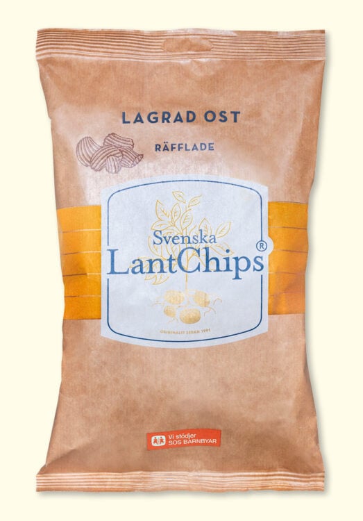 En påse Lantchips med smak av lagrad ost