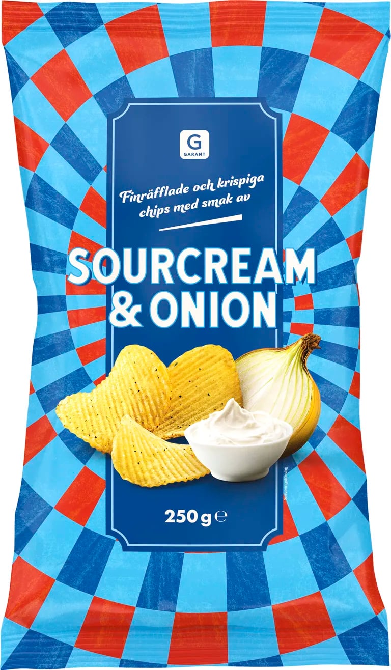 Påse med sourcream & onion-chips från Garant